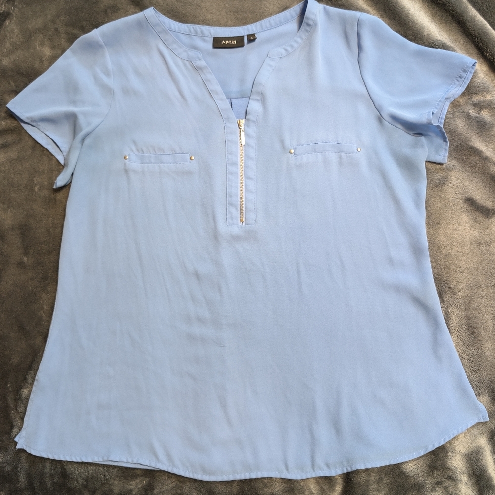 Baby Blue Apt. 9 blouse Size LG.